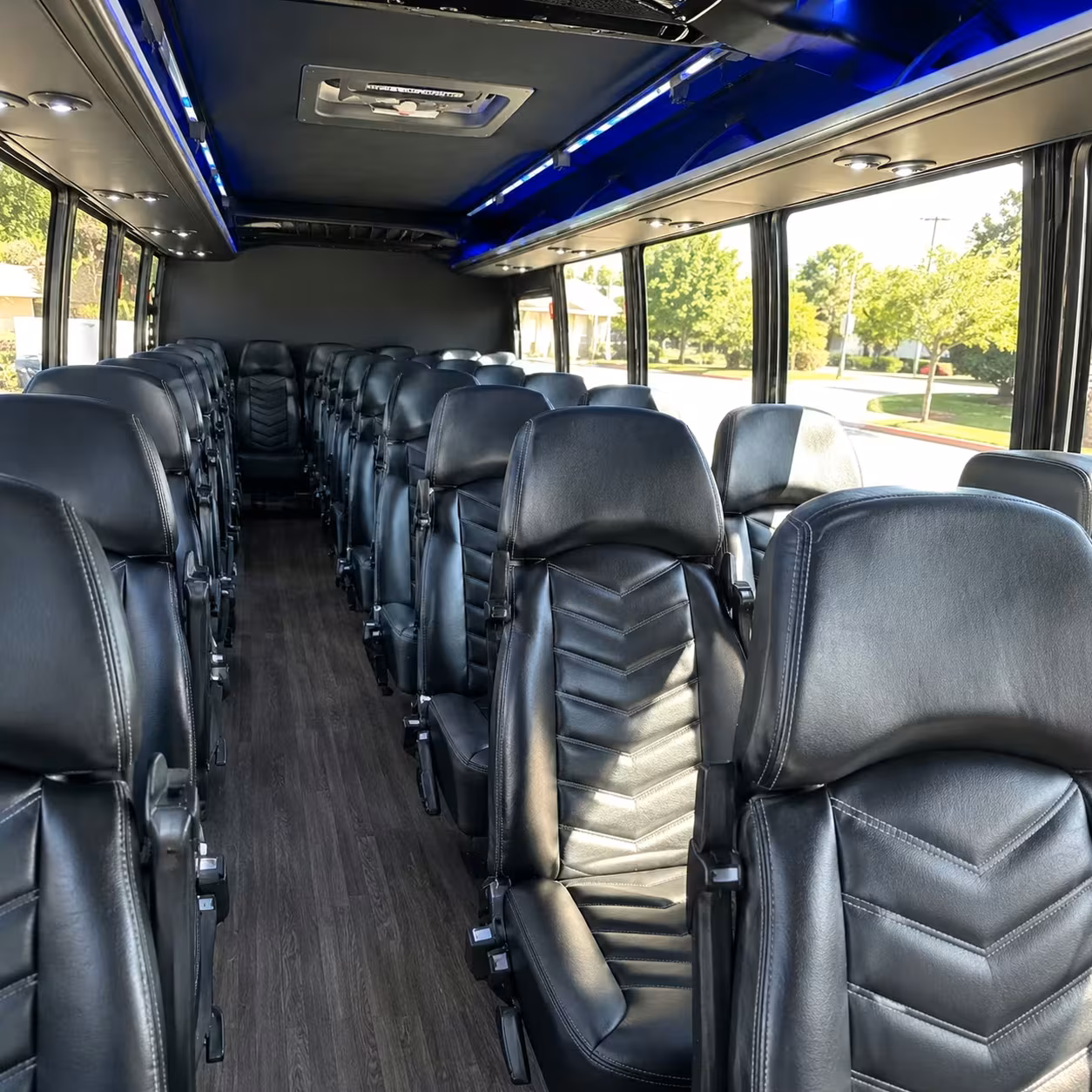 dayton 15 passenger minibus rental
